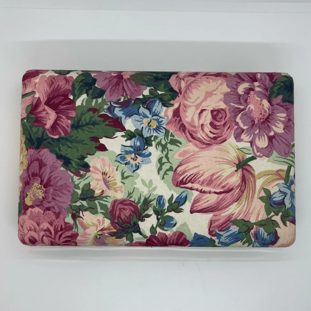 VINTAGE JEWELRY BOX WITH FLORAL DESIGN
